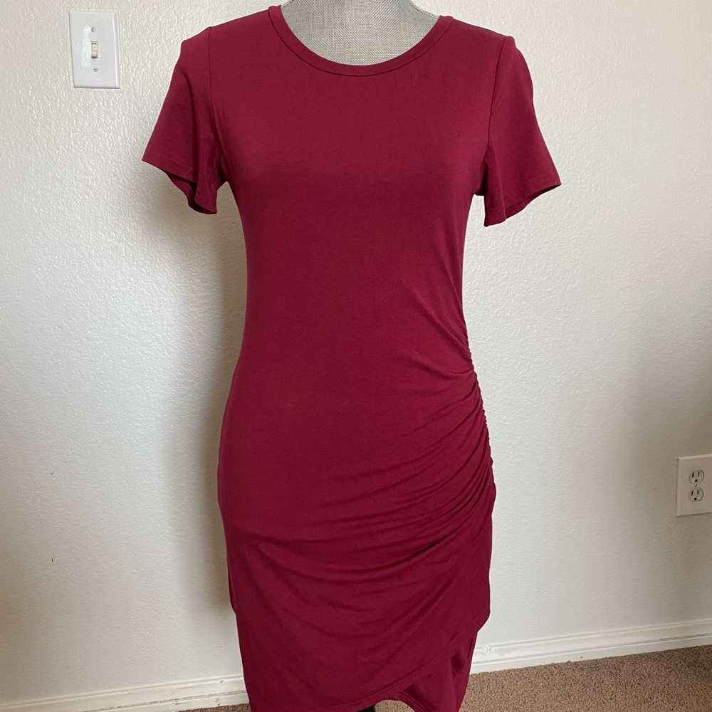 Grecerelle Fashion Ruched Side Stretchy Crew neck Sheath Dress Size - Small